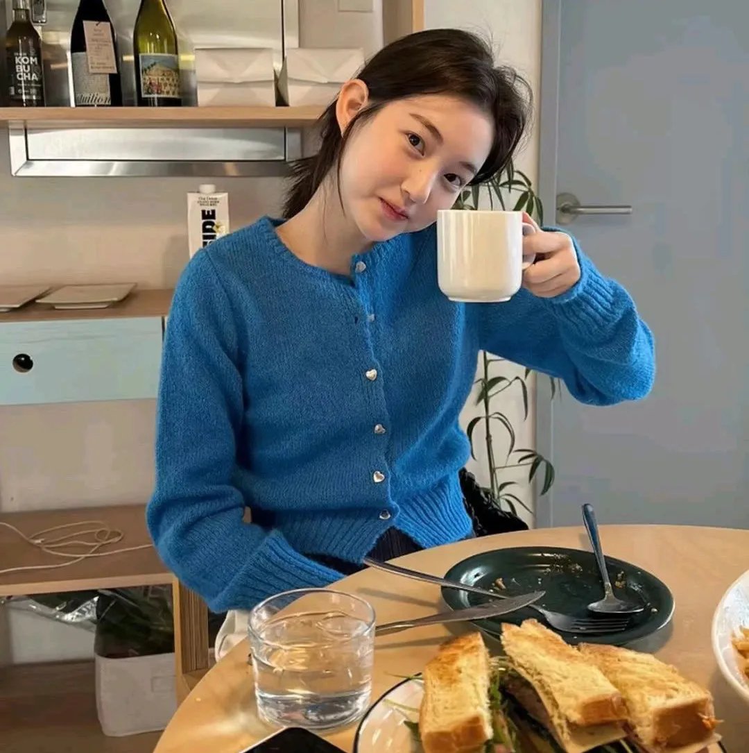 带子狼 在那双小手中